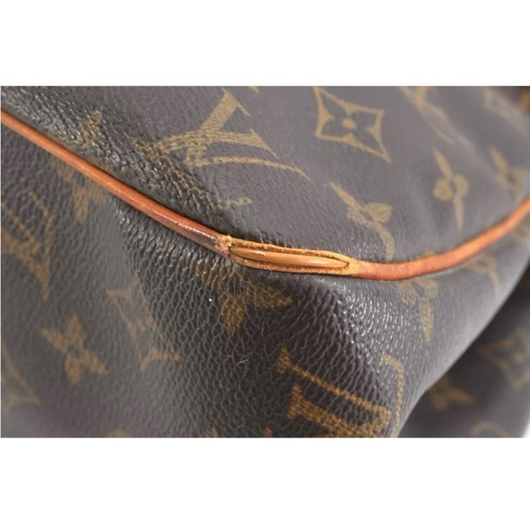 Authentic Louis Vuitton
Monogram Batignolles
Horizontal Tote Bag - Picture 10 of 16